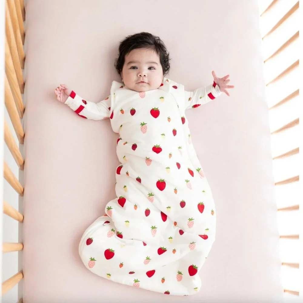 Kyte Baby Sleep Bag L 1.0 TOG Bamboo Strawberry Print Sleep Sack White Sleepwear